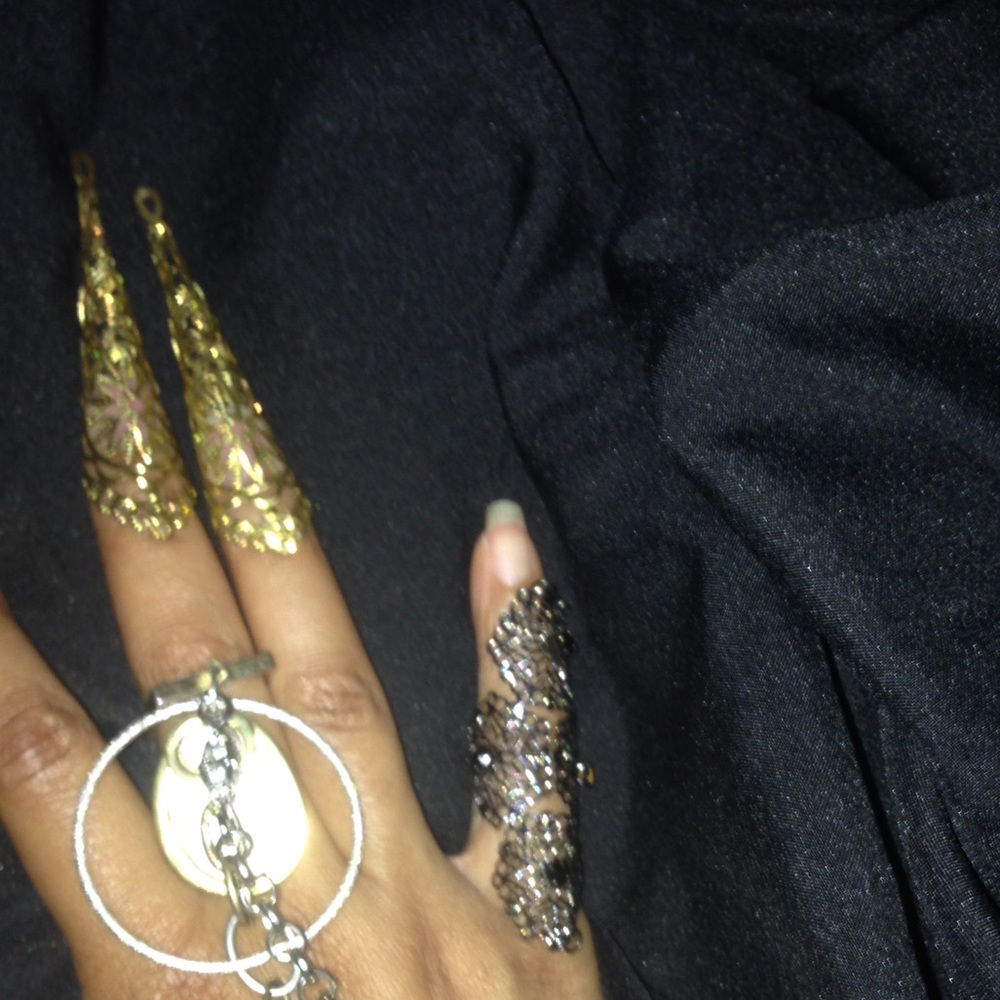 Jewelry - Picture 4 of 5